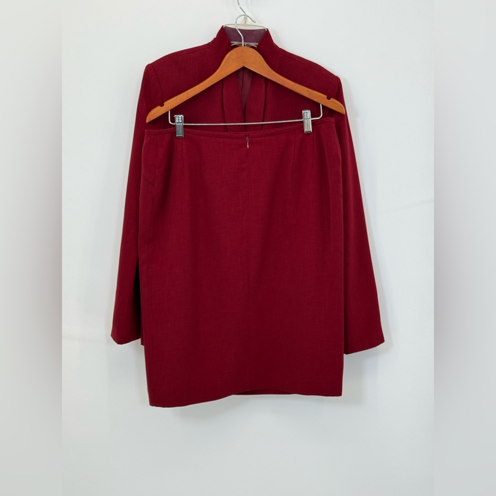 Kasper Red Skirt/Blazer Suit Set – Classic Tailored Career Office Power Suit - Picture 5 of 15